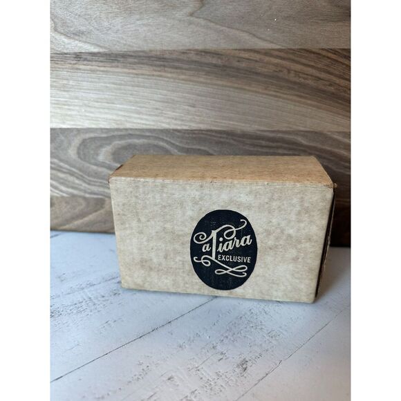 A Tiara Exclusive White Milk Glass Mini Candle Holders Vintage - Picture 2 of 8